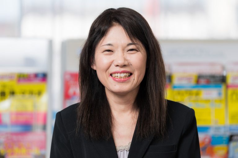 肩 眞由美
